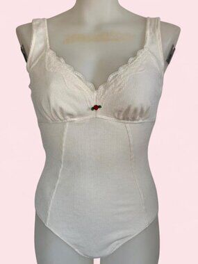 NWOT Colsie cream bodysuit